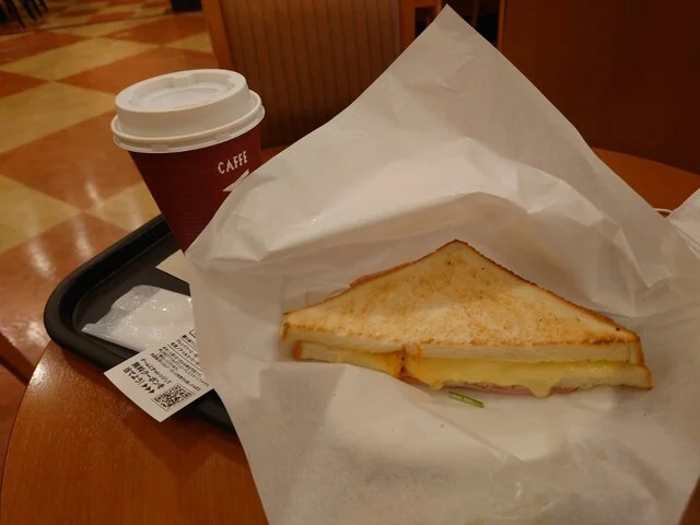 カフェベローチェ  仙台駅東口駅前店（CAF&Eacute; VELOCE） - 宮城野通（カフェ）の写真