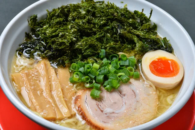 麺王道 勝 - 黒松（ラーメン）の写真