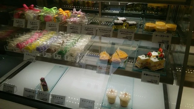 土井精菓（どいせいか） - 西塩釜（ケーキ）の写真