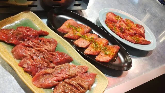 ホルモン食堂食樂 六丁の目店 - 陸前高砂（焼肉）の写真