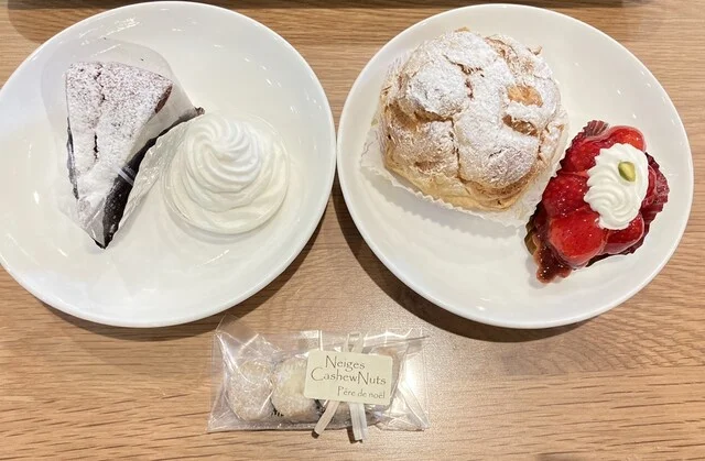 ペール・ド・ノエル（Pere de Noel） - 本塩釜（ケーキ）の写真