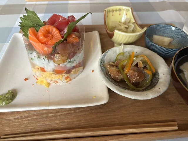 komeko食堂 - 鮫（海鮮丼）の写真