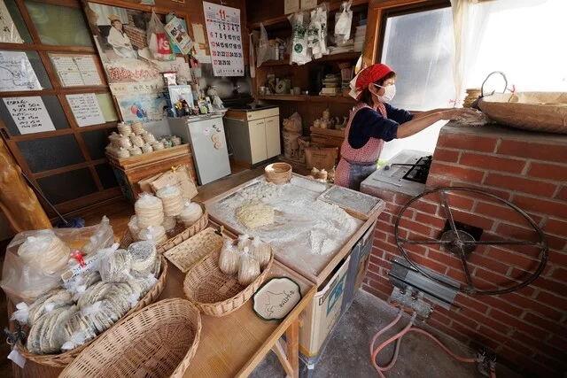 元沢煎餅店 - 本八戸（せんべい）の写真