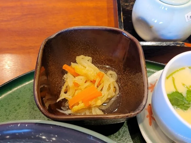 活魚・すし・和食処 やま文 - 陸奥湊（寿司）の写真