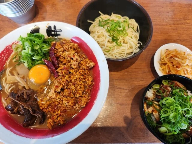 徳島ラーメン 人生 ベガロポリス店 - 富沢（ラーメン）の写真