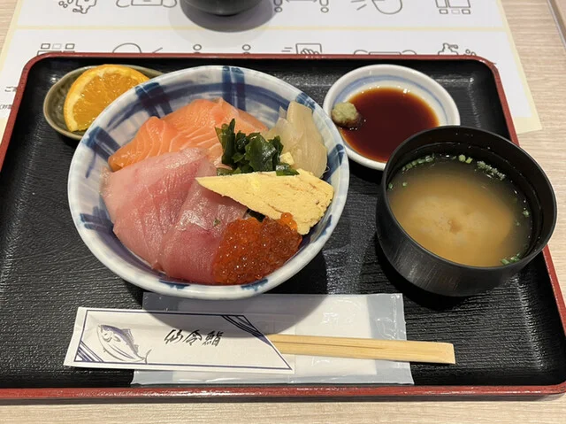魚河岸処 仙（【旧店名】三陸海鮮丼 どん辰） - 中野栄（海鮮丼）の写真