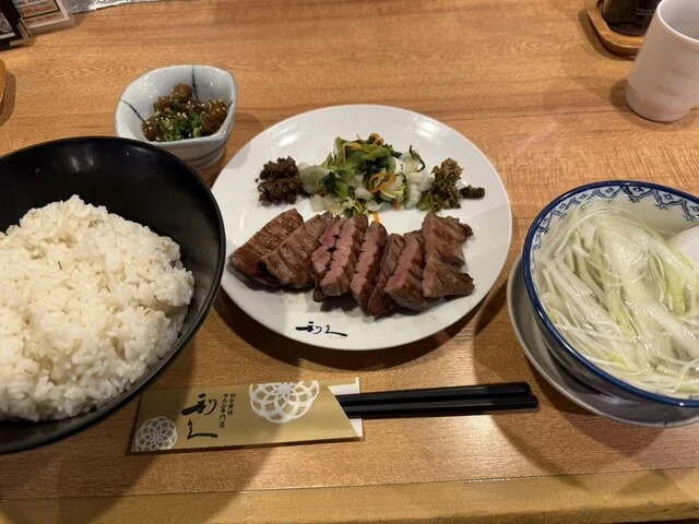 牛たん炭焼　利久 名掛丁店 - あおば通（牛タン）の写真