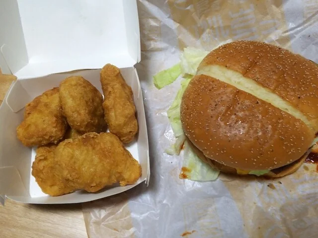 マクドナルド 102弘前店 - 運動公園前（ハンバーガー）の写真