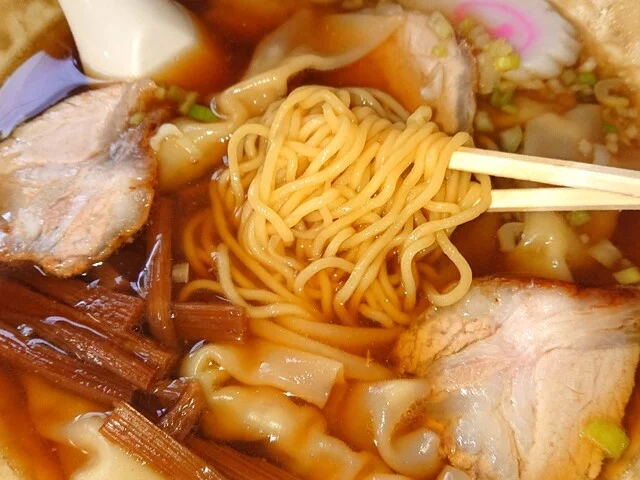 東華 - 西塩釜（ラーメン）の写真