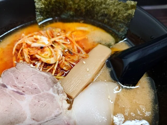 味噌ラーメン専科 やど香り惣菜店 - 運動公園前（ラーメン）の写真