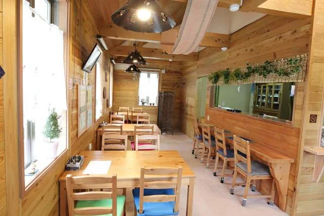 一縁工房 わらび - 新月（食堂）の写真