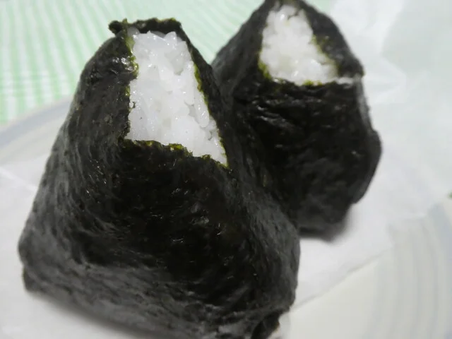 及川商店（オイカワショウテン） - 薬師堂（おにぎり）の写真