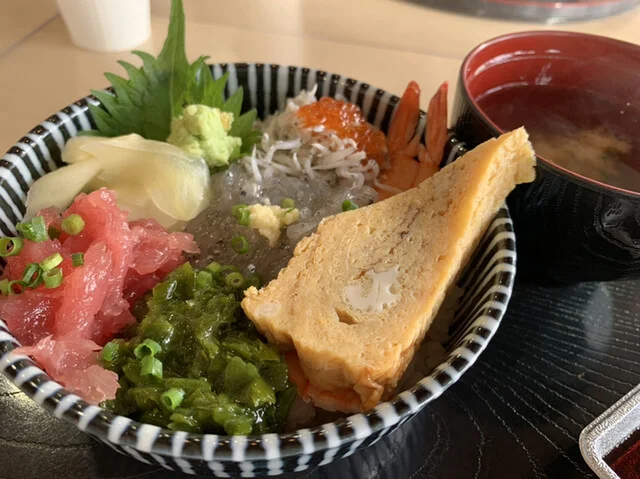 浜や ゆりあげ港朝市メイプル館 - 美田園（海鮮）の写真