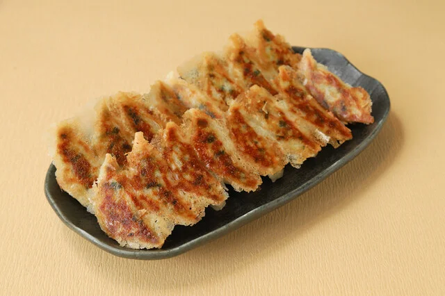 餃子歩兵 仙台一番町店 - 勾当台公園（餃子）の写真