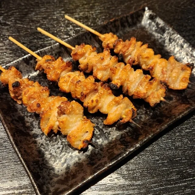 炭火酒房 あじまる - 本八戸（焼き鳥）の写真