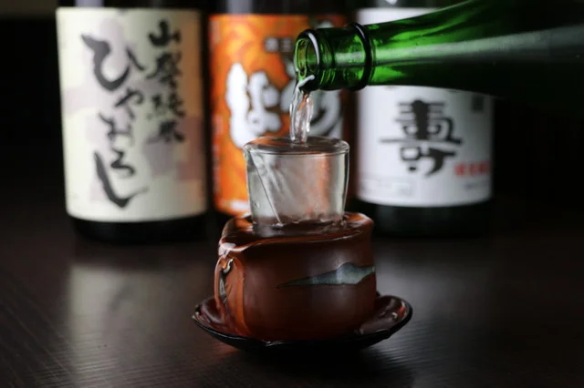 三日仕込み五回炙りのかわ串と190円ハイボール 酉や喜兵衛 仙台店 - 勾当台公園（焼き鳥）の写真