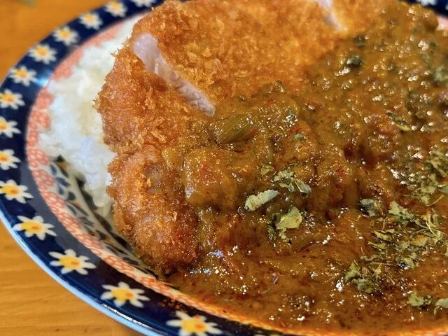 カツカレー専門店　カリーハウス マシャーーラ - 黒松（カレー）の写真