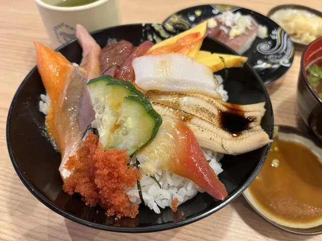 平禄寿司 仙台宮城野 新田東店 - 小鶴新田（回転寿司）の写真