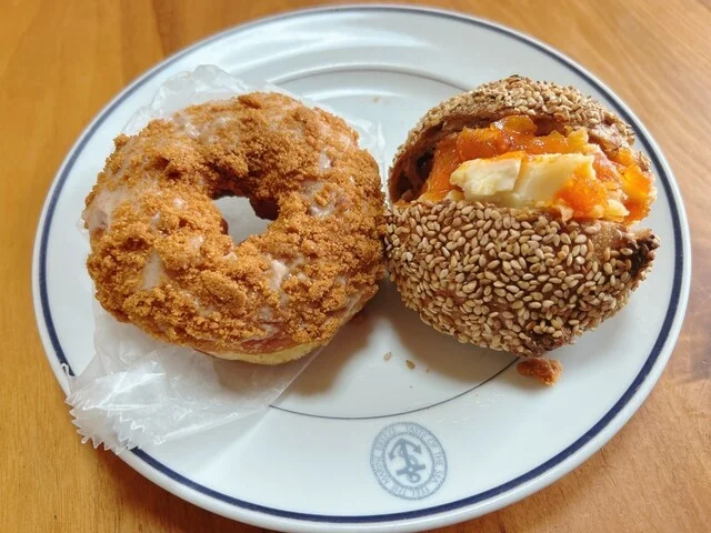 Girafe mimi - 黒松（パン）の写真