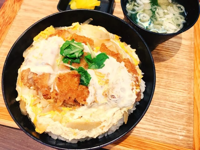 マハロダイニング小鶴新田店 &ndash; 仙台の食堂で楽しむ料理