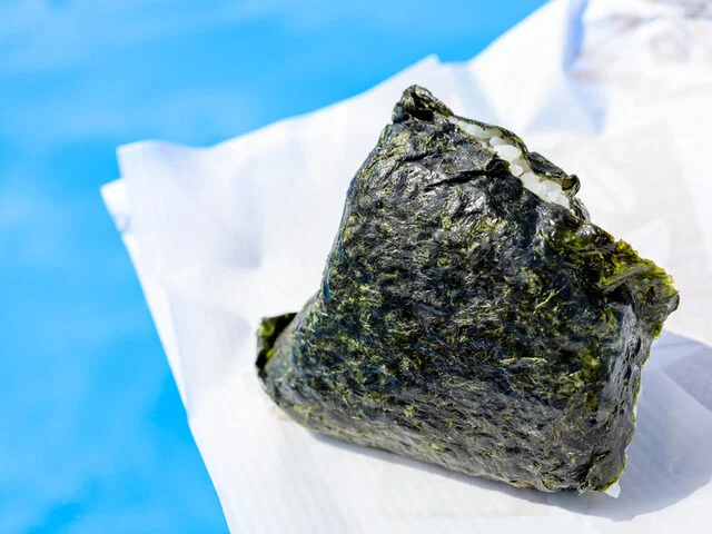 及川商店（オイカワショウテン） - 薬師堂（おにぎり）の写真