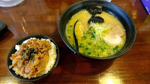 久留米ラーメン 三代目よかろうもん - 名取（ラーメン）の写真