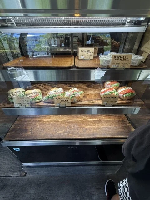 アドゥマン（Ademain） - 泉中央（パン）の写真