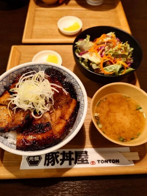 元祖豚丼屋 TONTON 八乙女店 - 八乙女（豚丼）の写真