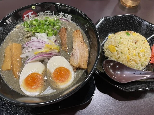 極煮干し本舗 弘前店 - 弘前東高前（ラーメン）の写真