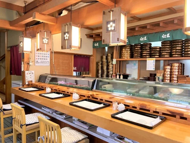 仁王寿司（におうずし） - 東塩釜（寿司）の写真