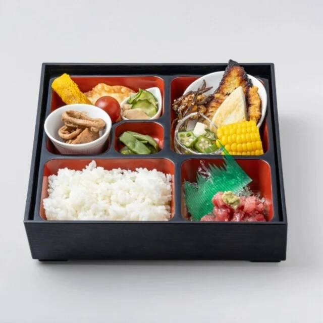 横山商店 - 本塩釜（海鮮）の写真