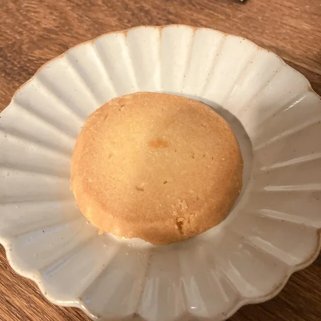 梅花堂 本店（バイカドウ） - 東塩釜（和菓子）の写真