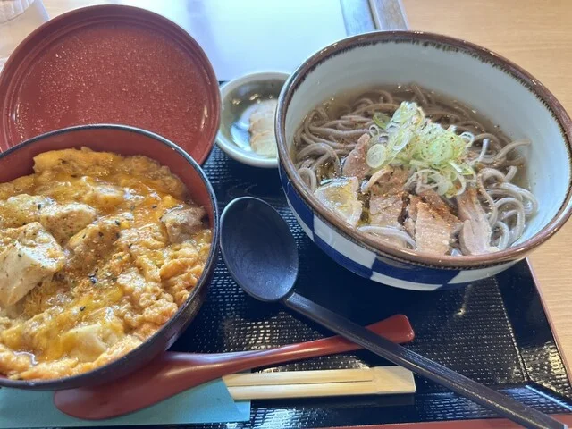 比内地鶏と肉そば 蕃山 - 泉中央（そば）の写真