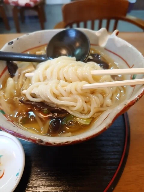 手打うどん屋伝七 - 浜吉田（うどん）の写真