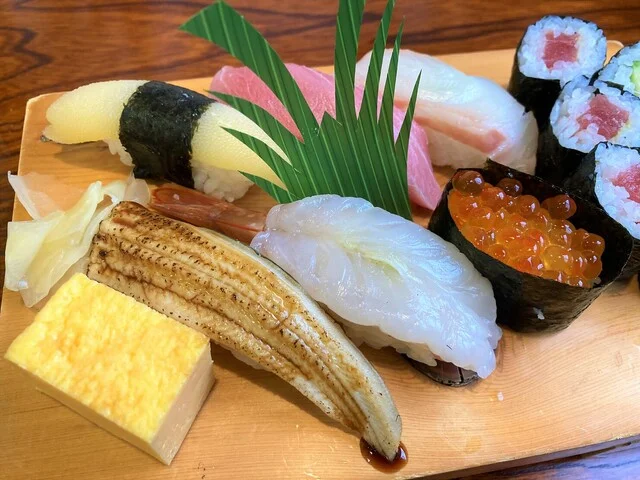 仁王寿司（におうずし） - 東塩釜（寿司）の写真