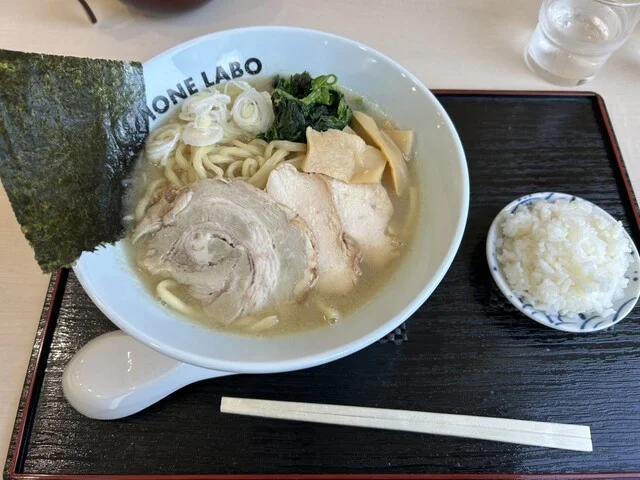Ramen HONE LABO 多賀城下馬店（ラーメン ホネ ラボ） - 下馬（ラーメン）の写真
