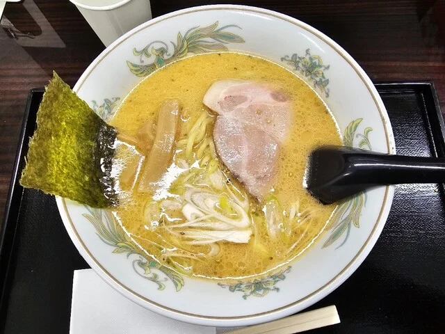 味噌ラーメン専科 やど香り惣菜店 - 運動公園前（ラーメン）の写真
