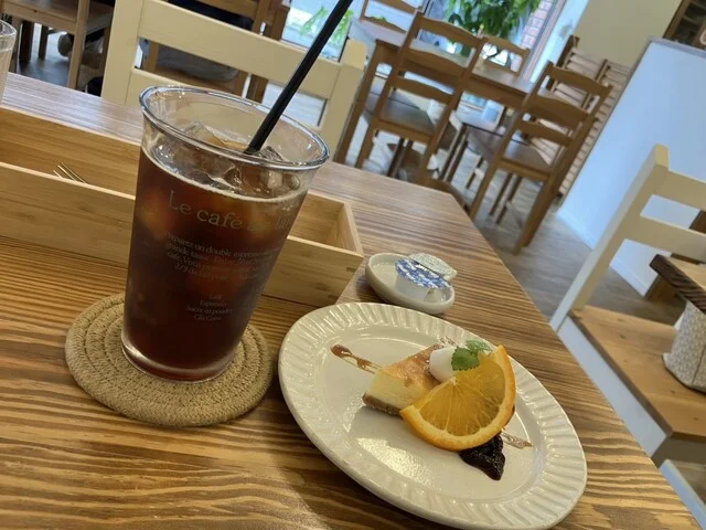 cafe and kissa sugasol（カフェアンドキッサシュガソル） - 黒松（カフェ）の写真