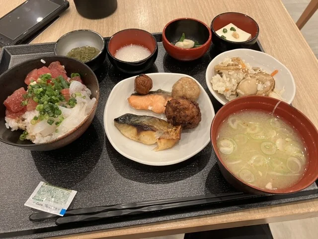 グローバルキッチン ハタゴ ドーミイン本八戸（Global Kitchen Hatago） - 本八戸（日本料理）の写真