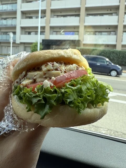 アドゥマン（Ademain） - 泉中央（パン）の写真