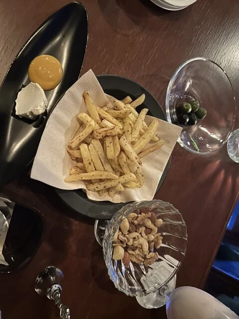 バーアンドフード 黒い月（バーアンドフードクロイツキ） - 中央弘前（バー）の写真