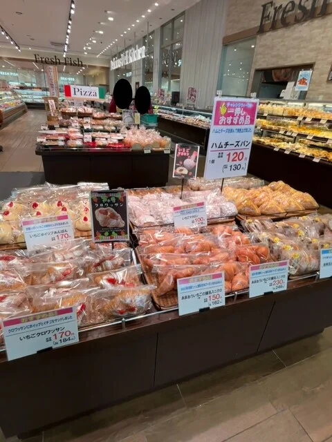 フレッシュベーカリー いとく弘前東店 - 撫牛子（パン）の写真