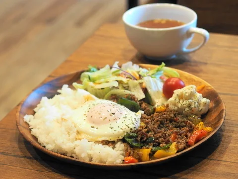 SEVEN TWO CAFE（セブン ツー カフェ） - 亘理（バー）の写真