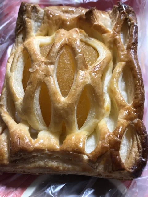 バターロール : 札幌パリ 湯川店の写真