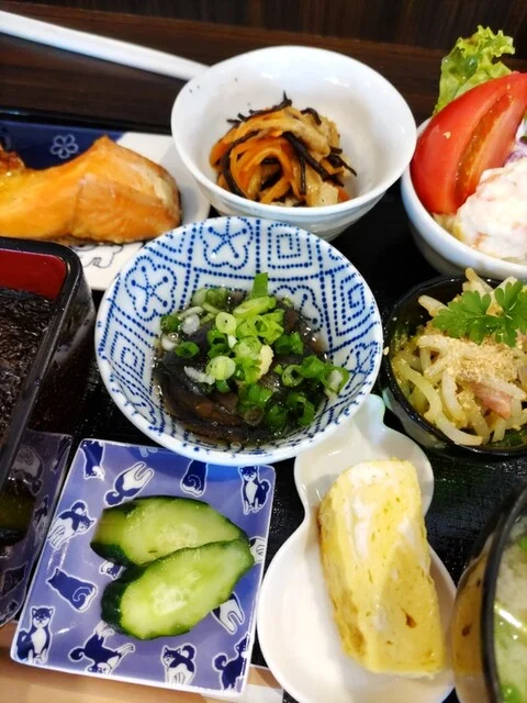 万年橋公園 : グェル カフェテリアの写真