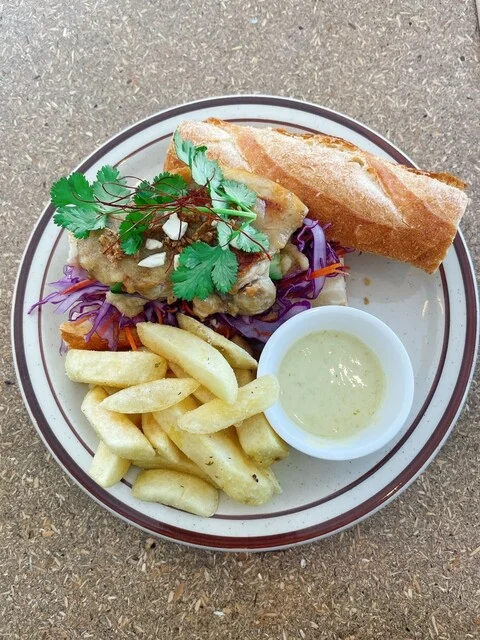 ﾎﾃｲﾔｯｯ！ : HOTEIYA SANDWICH STANDの写真