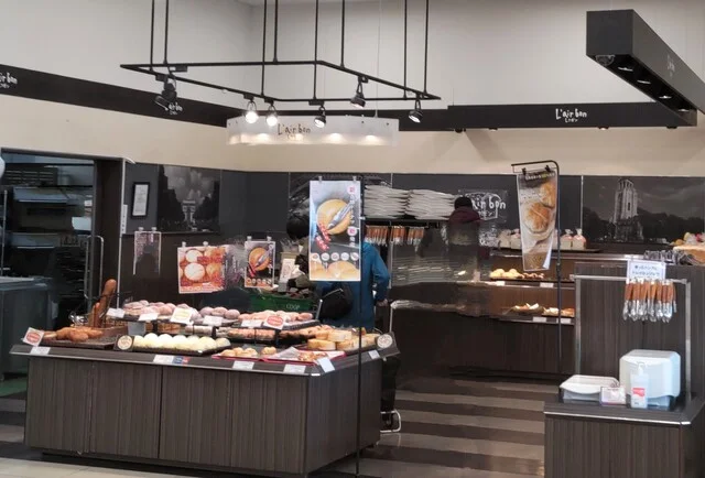 レフボン 東むろらん店 - 東室蘭（パン）の写真