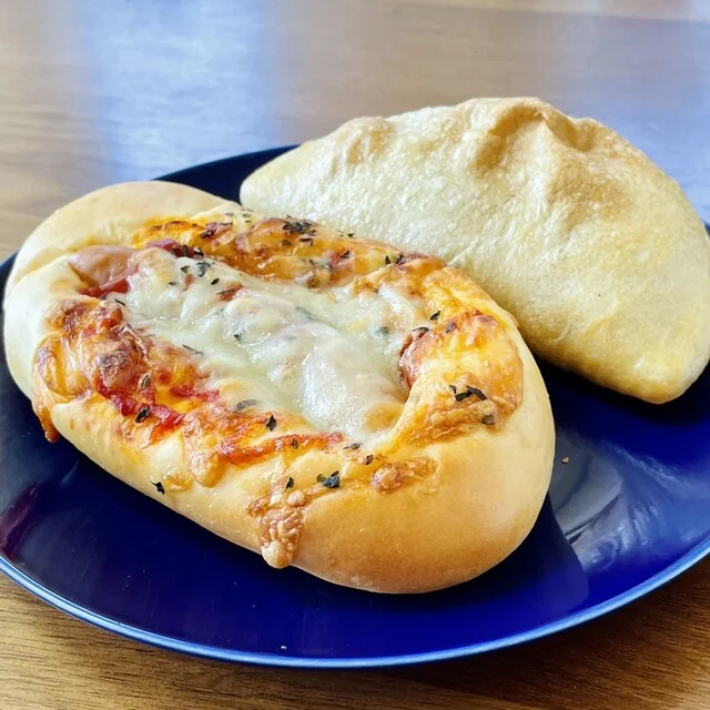 くるみとカレンツのライ麦パン : ローフの写真