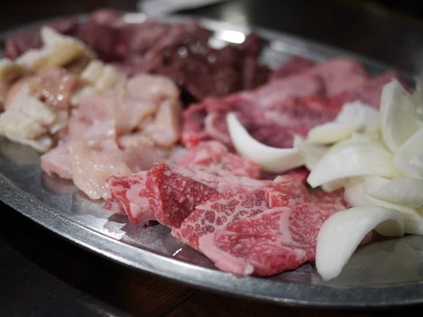 百名店！北見焼肉の人気店！予約は必須！リーズナブルで旨い！相変わらずの大盛況 : 四条ホルモンの写真