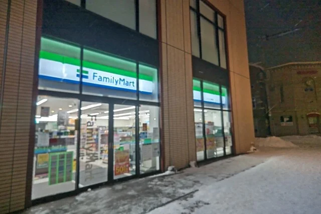 ファミリーマート キラリス函館店 - 函館駅前（コンビニ・スーパー）の写真